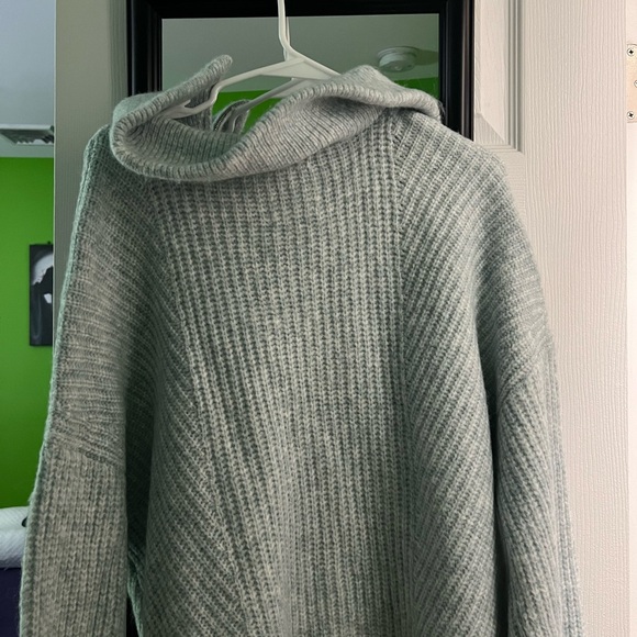 Abercrombie and fitch zip sweater size large - Picture 3 of 3